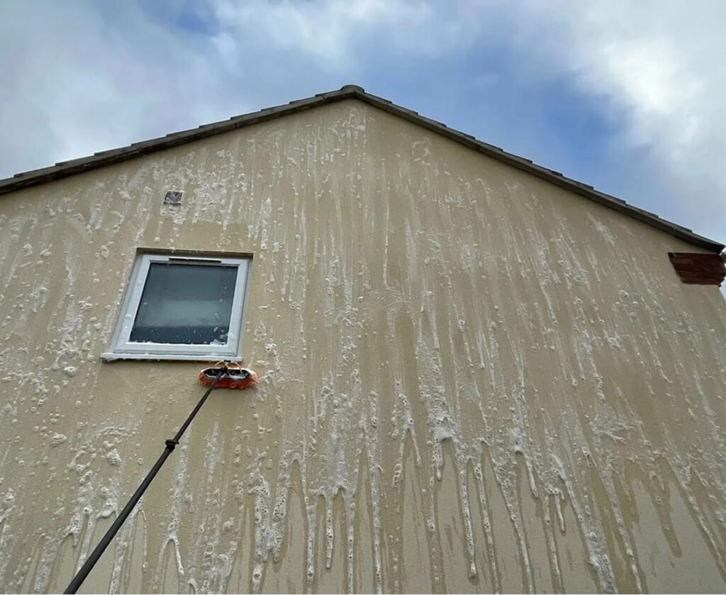 Render cleaning Oxford - exterior wall restoration service
